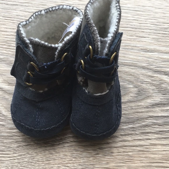 Koala Brand Baby Size 2 Fuzzy Boots - Picture 1 of 3